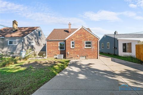 Tiny photo for 2606 102nd Street, Toledo, OH 43611 (MLS # 6136614)