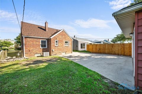 Tiny photo for 2606 102nd Street, Toledo, OH 43611 (MLS # 6136614)