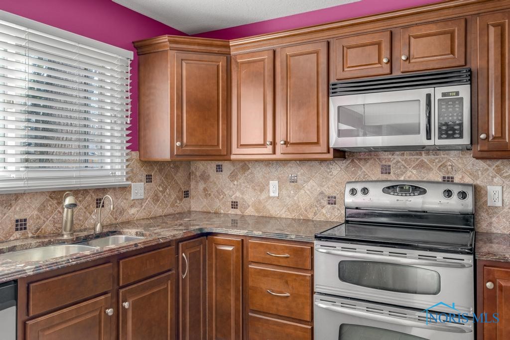 4412 Old Saybrook Drive, Toledo, Ohio image 25