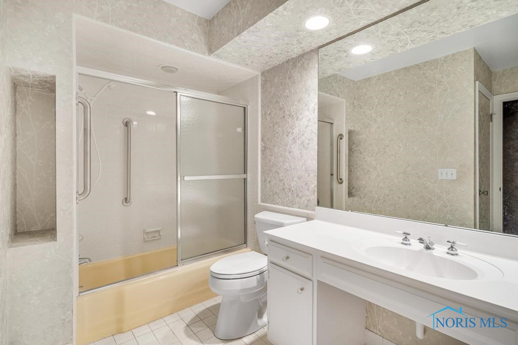 4412 Old Saybrook Drive, Toledo, Ohio image 36