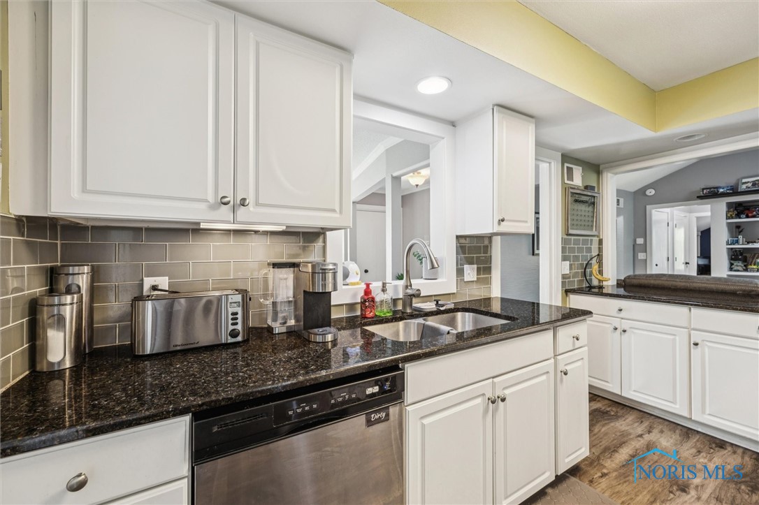 29674 E River Road, Perrysburg, Ohio image 14