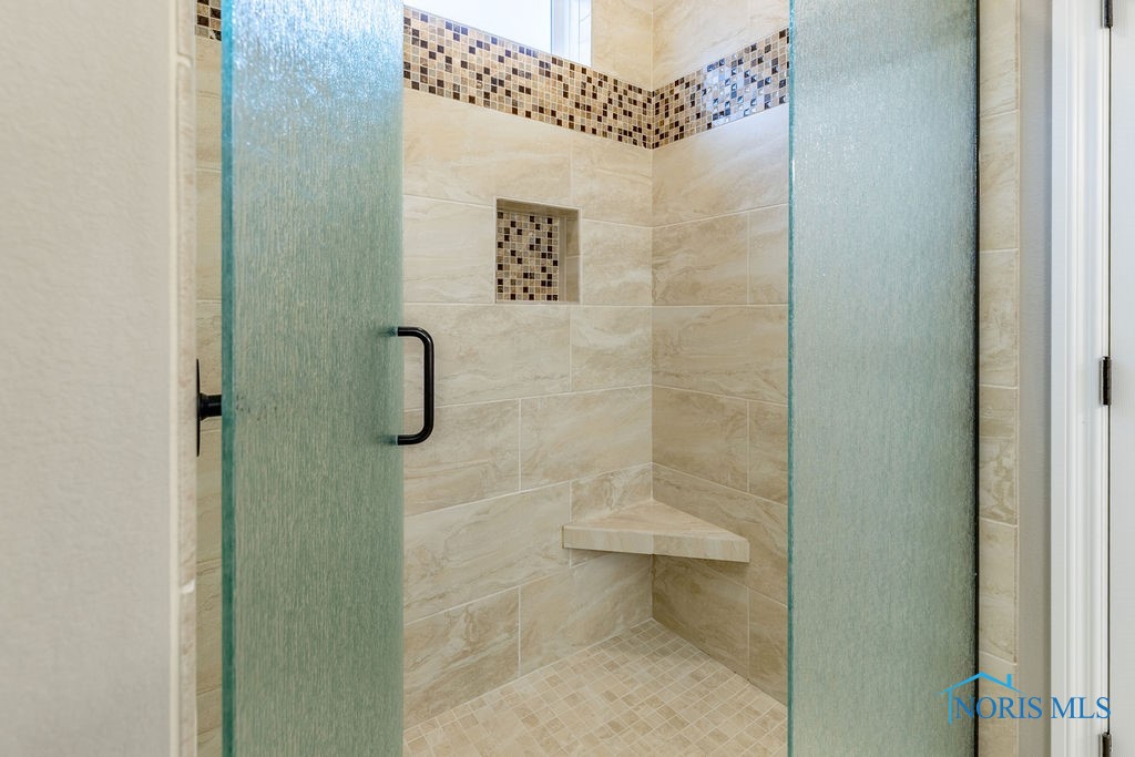 9851 Saugatuck Drive, Sylvania, Ohio image 27