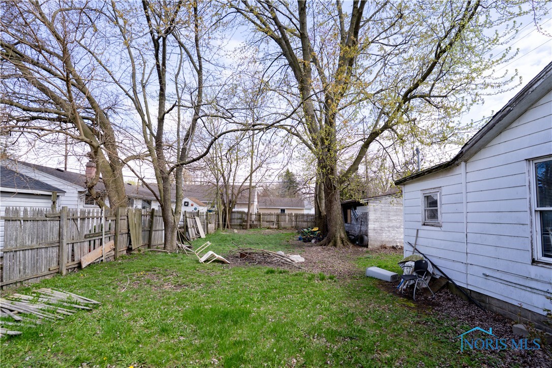 1207 Emory Street, Defiance, Ohio image 5