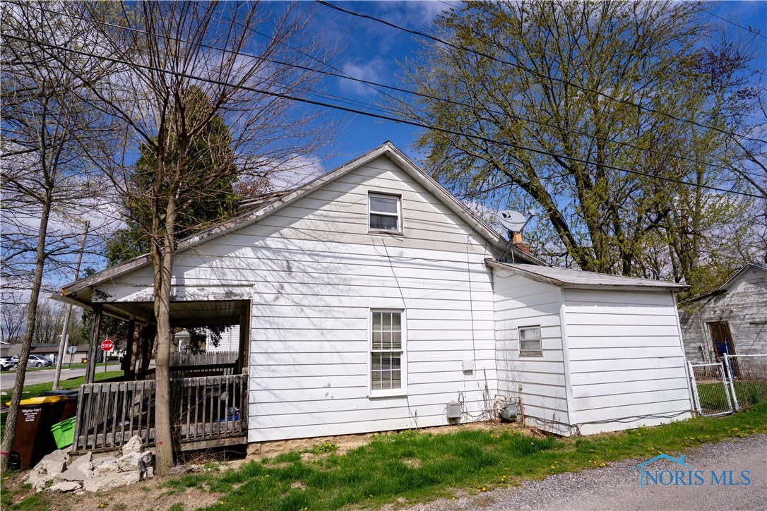 1207 Emory Street, Defiance, Ohio image 3