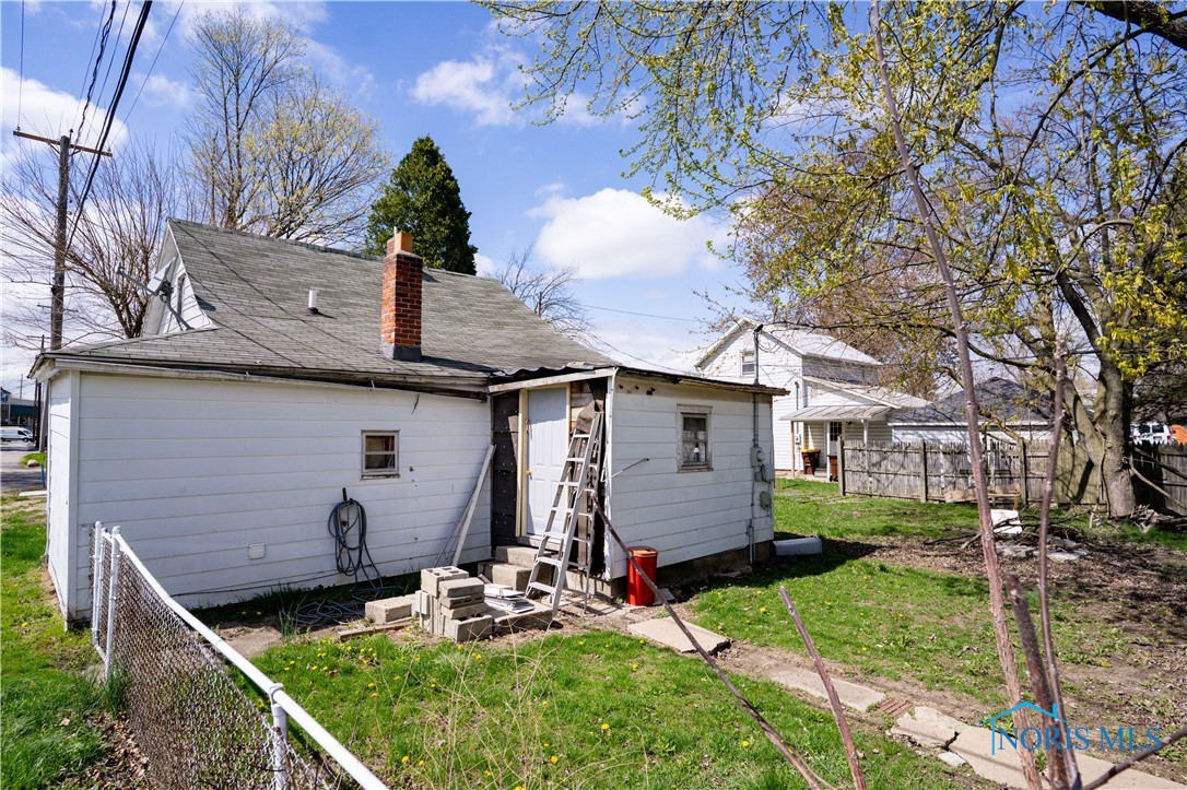 1207 Emory Street, Defiance, Ohio image 7