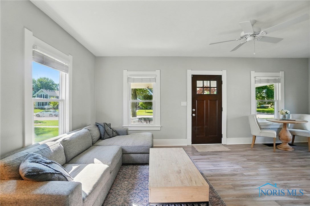233 E 5th Street