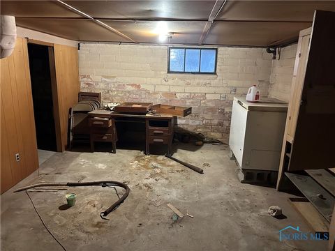 Tiny photo for 4531 Walker Avenue, Toledo, OH 43612 (MLS # 6136705)