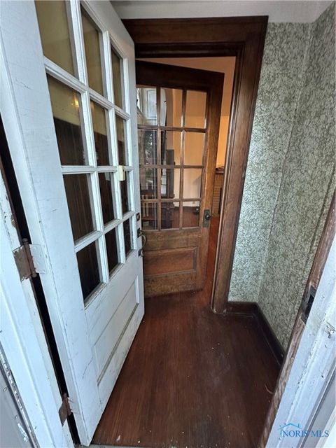 Tiny photo for 4531 Walker Avenue, Toledo, OH 43612 (MLS # 6136705)