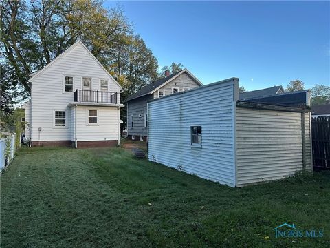 Tiny photo for 4531 Walker Avenue, Toledo, OH 43612 (MLS # 6136705)