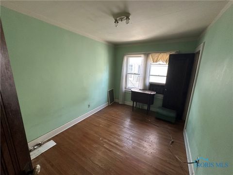 Tiny photo for 4531 Walker Avenue, Toledo, OH 43612 (MLS # 6136705)