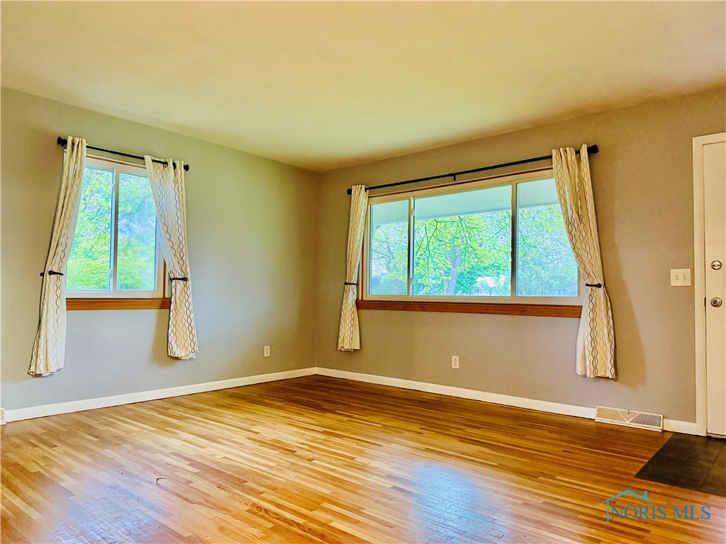 5929 Viramar Road, Toledo, Ohio image 6