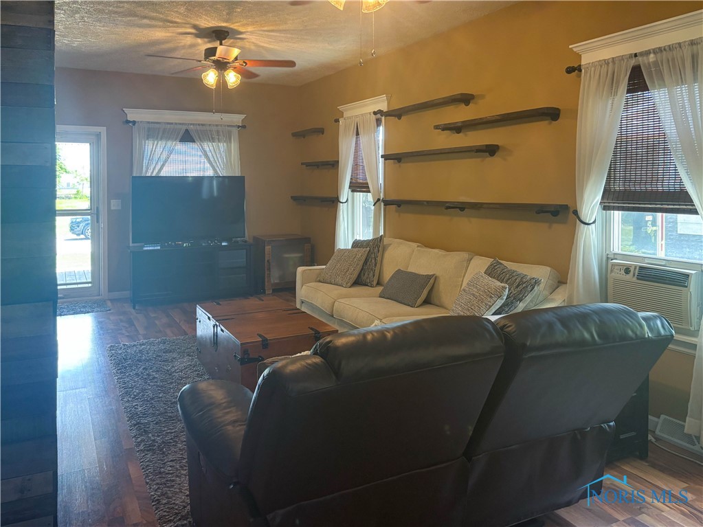 224 W Ottawa Street, Oak Harbor, Ohio image 3