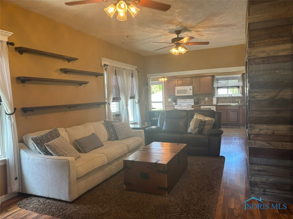 224 W Ottawa Street, Oak Harbor, Ohio image 2