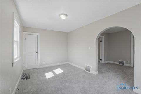 Tiny photo for 913 Coventry Avenue, Toledo, OH 43607 (MLS # 6135552)