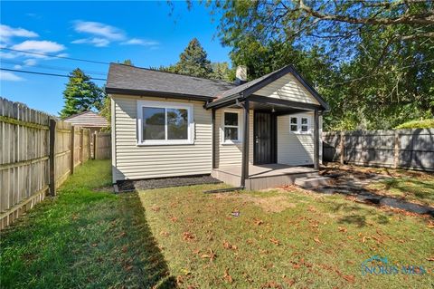 Photo of 913 Coventry Avenue, Toledo, OH 43607 (MLS # 6135552)