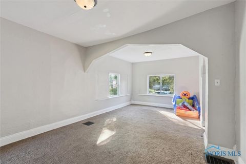 Tiny photo for 2144 Hawthorne Street, Toledo, OH 43606 (MLS # 6136594)