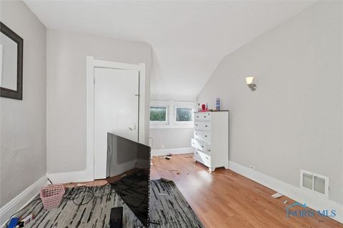 Tiny photo for 2144 Hawthorne Street, Toledo, OH 43606 (MLS # 6136594)
