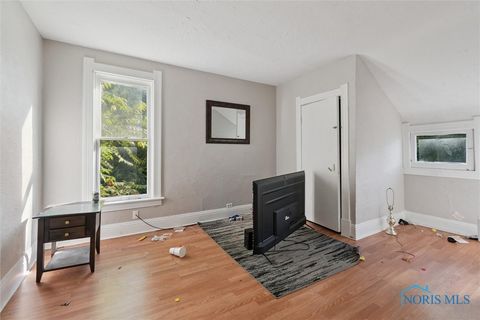 Tiny photo for 2144 Hawthorne Street, Toledo, OH 43606 (MLS # 6136594)