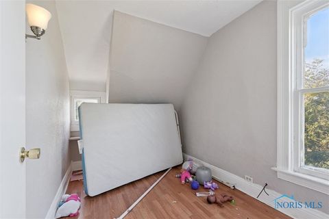 Tiny photo for 2144 Hawthorne Street, Toledo, OH 43606 (MLS # 6136594)