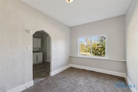 Tiny photo for 2144 Hawthorne Street, Toledo, OH 43606 (MLS # 6136594)