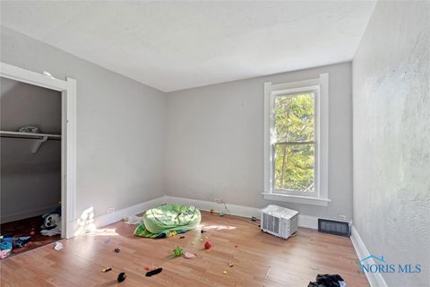 Tiny photo for 2144 Hawthorne Street, Toledo, OH 43606 (MLS # 6136594)