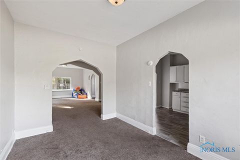 Tiny photo for 2144 Hawthorne Street, Toledo, OH 43606 (MLS # 6136594)