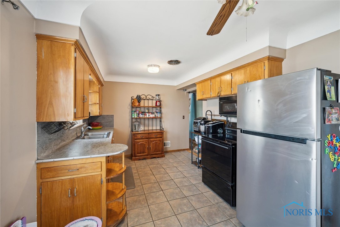 4627 Vermaas Avenue, Toledo, Ohio image 7