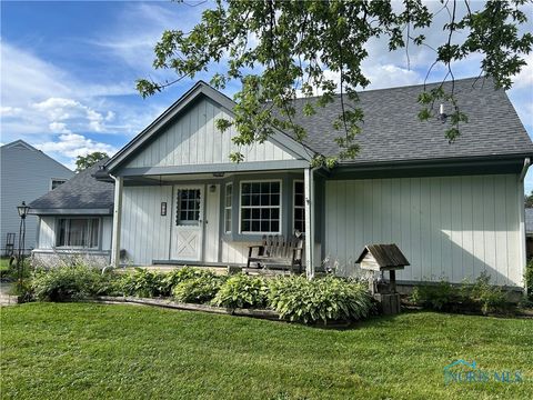 Photo of 812 Loch Haven Blvd, Maumee, OH 43537 (MLS # 6117220)