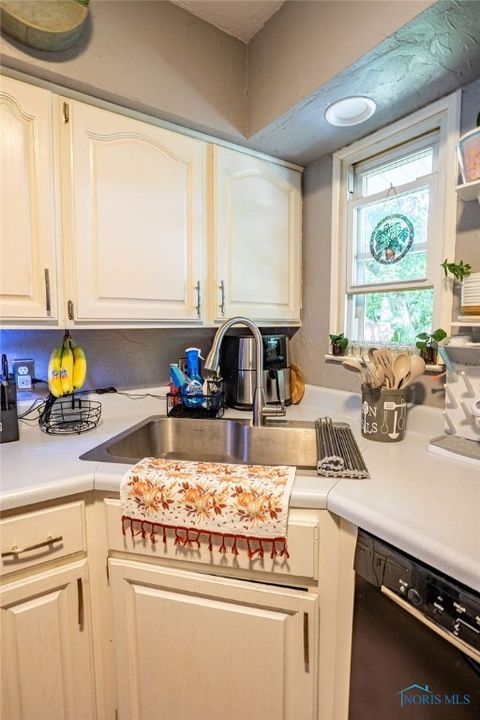 Tiny photo for 6036 Fairhaven Drive, Toledo, OH 43623 (MLS # 6136756)