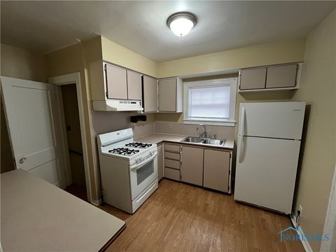 Tiny photo for 512 Woodsdale Avenue, Toledo, OH 43609 (MLS # 6136083)