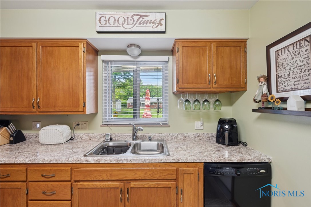 2340 Green Valley Drive, Toledo, Ohio image 13