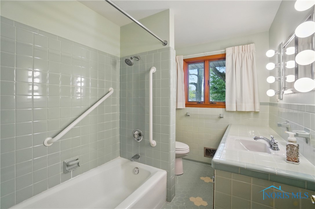 426 Hillcrest Drive, Bowling Green, Ohio image 29