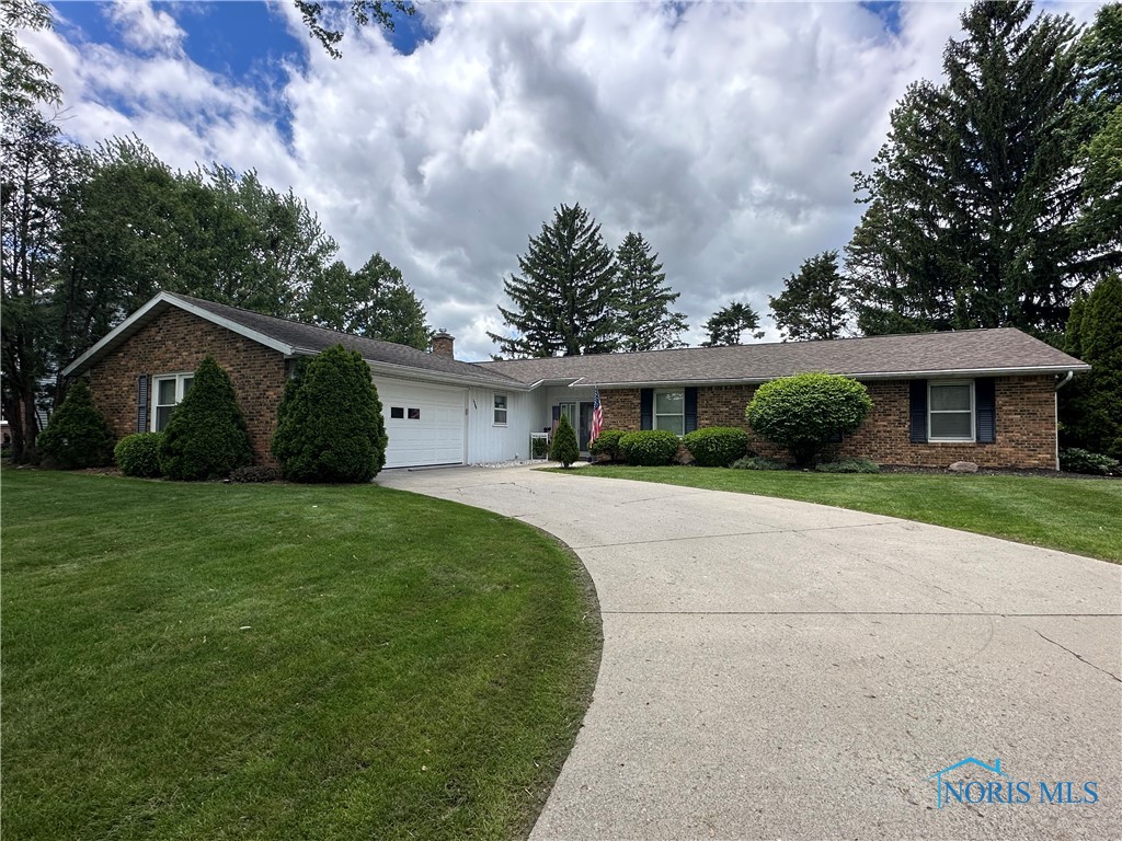 1104 Fairlawn Drive, Bryan, Ohio image 1