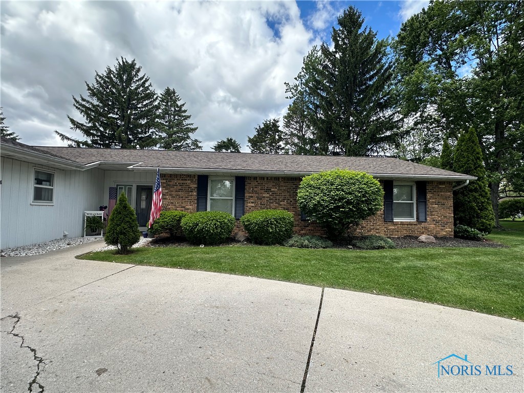 1104 Fairlawn Drive, Bryan, Ohio image 2