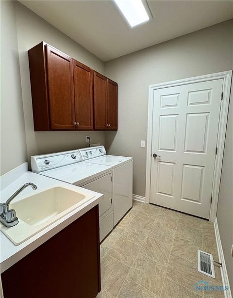 Tiny photo for 5120 Lake Breeze Lane, Maumee, OH 43537 (MLS # 6136520)