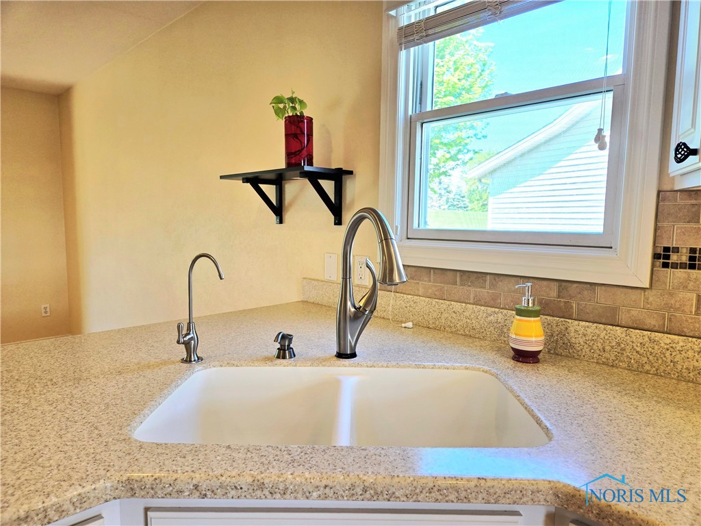 10770 Waterview Drive, Perrysburg, Ohio image 10