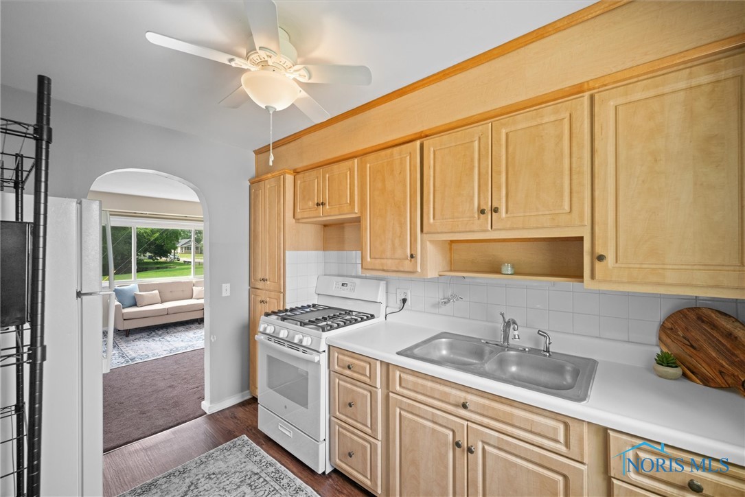 1122 Cribb Street, Toledo, Ohio image 9