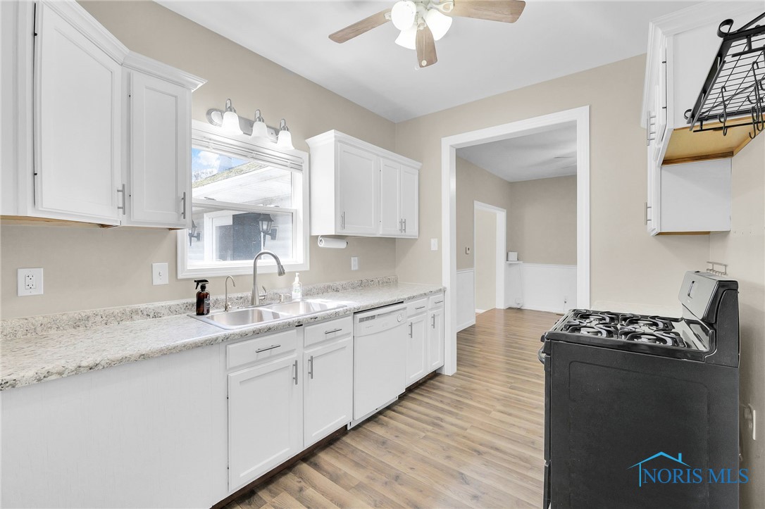 310 Dulton Drive, Toledo, Ohio image 11