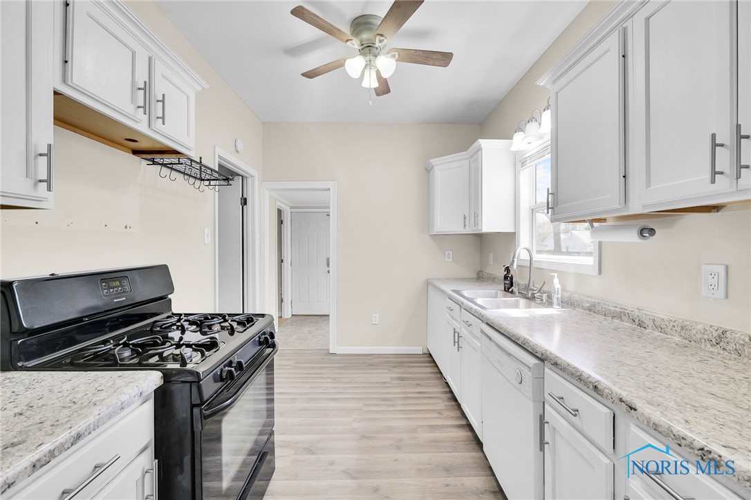 310 Dulton Drive, Toledo, Ohio image 10