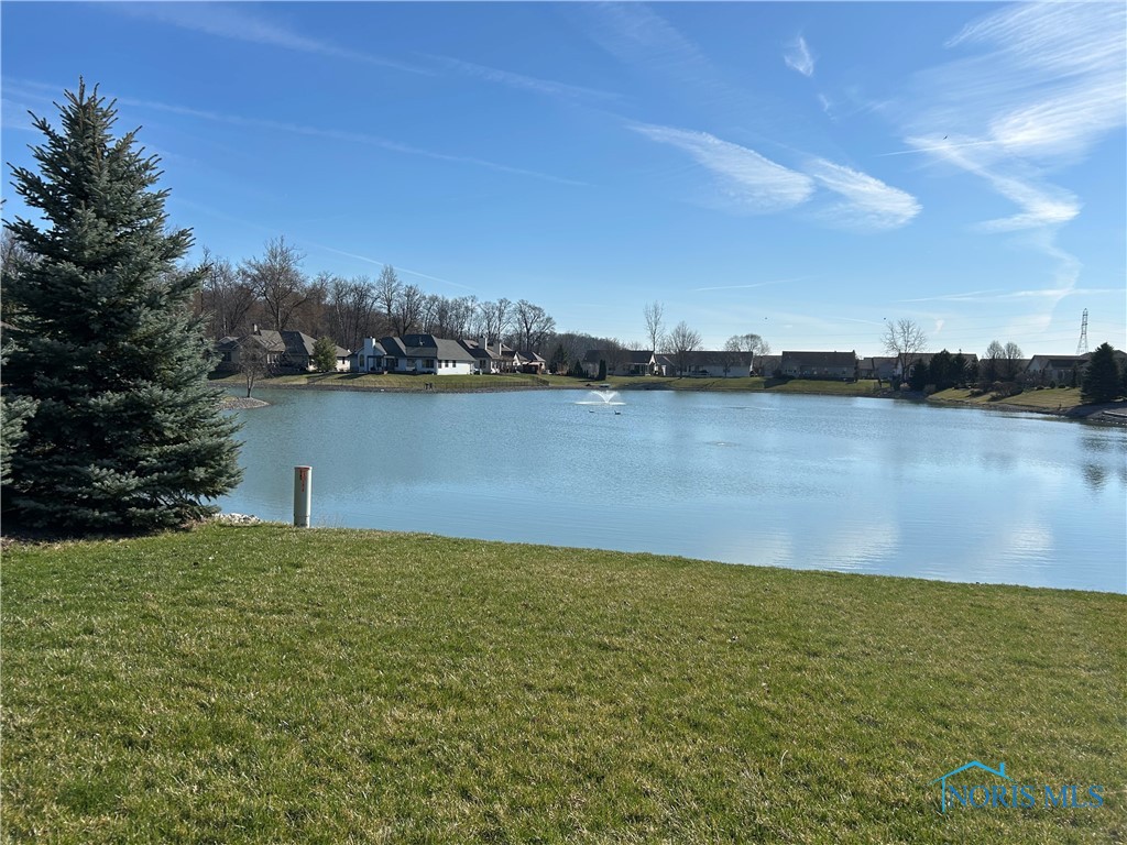 307 Winter Pine Drive, Findlay, Ohio image 3