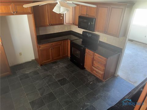 Tiny photo for 619 Pinewood Avenue, Toledo, OH 43604 (MLS # 6136326)