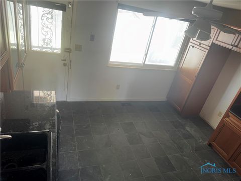 Tiny photo for 619 Pinewood Avenue, Toledo, OH 43604 (MLS # 6136326)