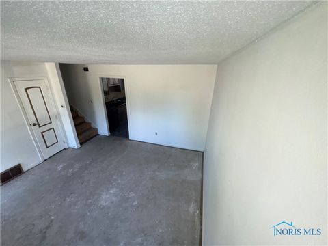 Tiny photo for 619 Pinewood Avenue, Toledo, OH 43604 (MLS # 6136326)