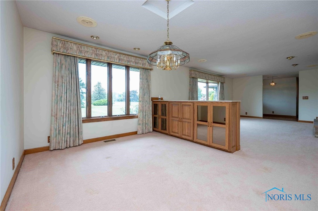 Findlay, Ohio 45840, United States, 4 Bedrooms Bedrooms, ,3 BathroomsBathrooms,Residential,Pending,165753