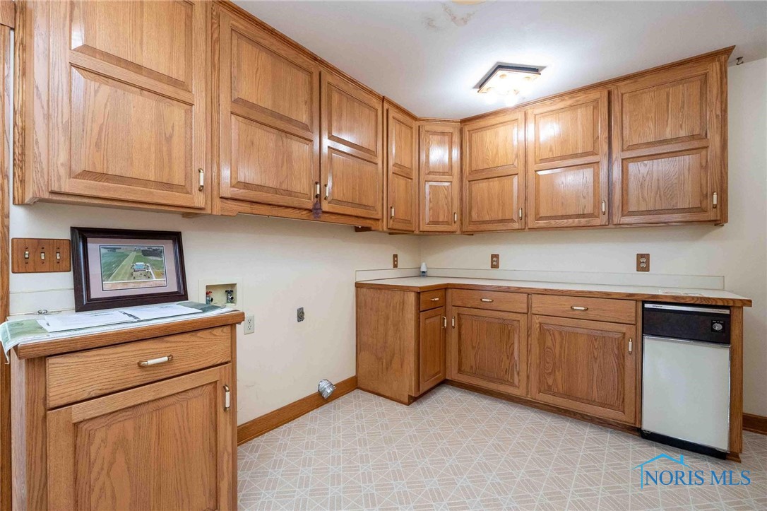 Findlay, Ohio 45840, United States, 4 Bedrooms Bedrooms, ,3 BathroomsBathrooms,Residential,Pending,165753