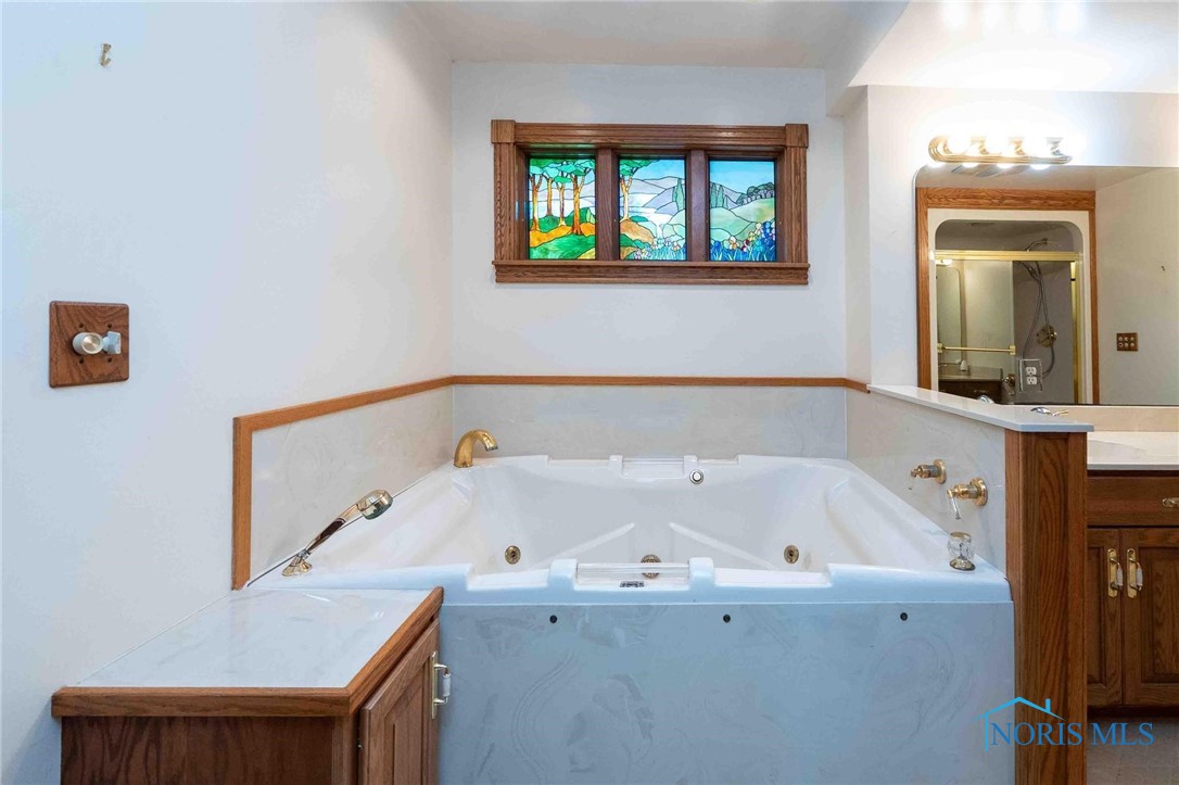 Findlay, Ohio 45840, United States, 4 Bedrooms Bedrooms, ,3 BathroomsBathrooms,Residential,Pending,165753