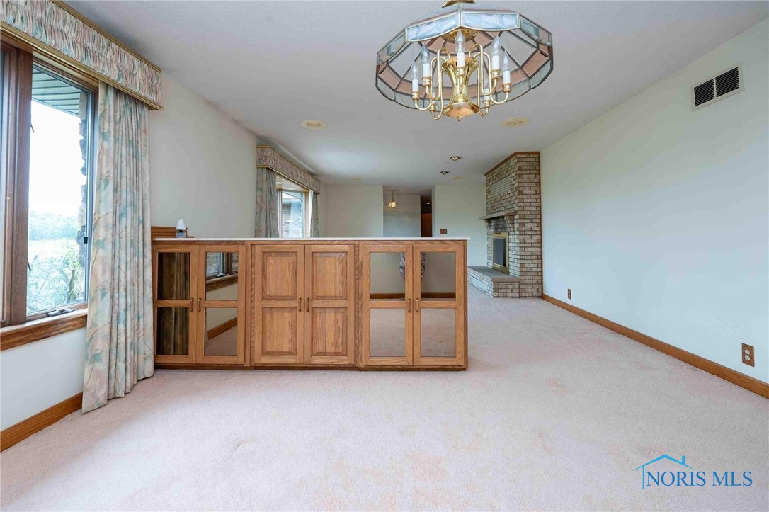 Findlay, Ohio 45840, United States, 4 Bedrooms Bedrooms, ,3 BathroomsBathrooms,Residential,Pending,165753