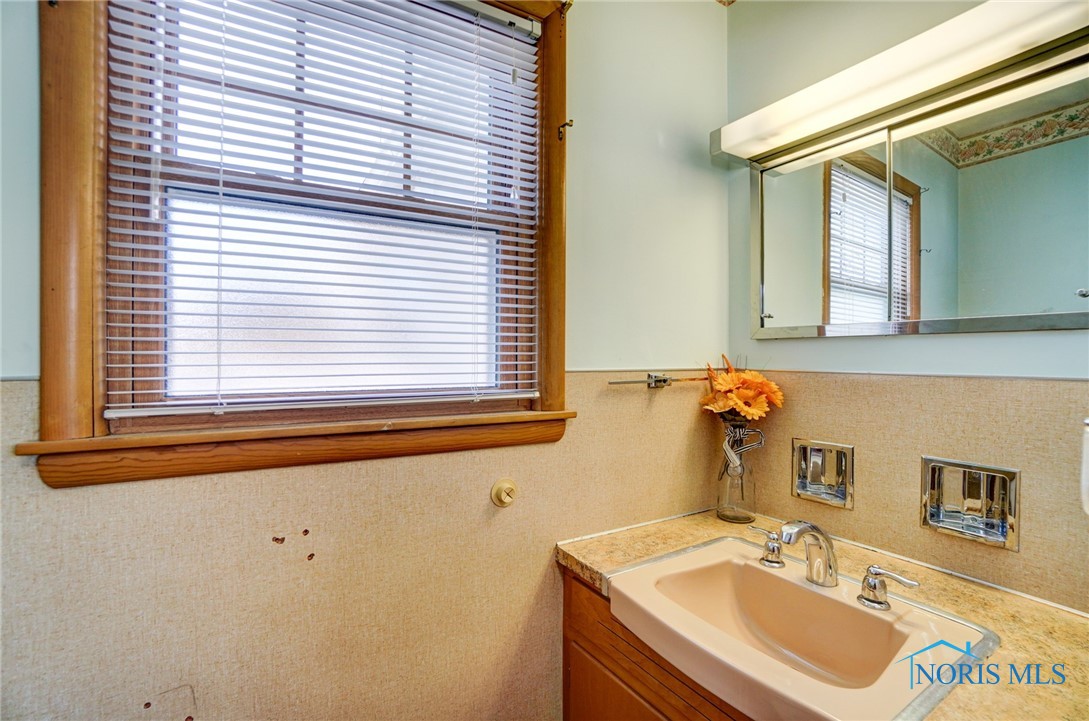 331 Hillview Drive, Rossford, Ohio image 30