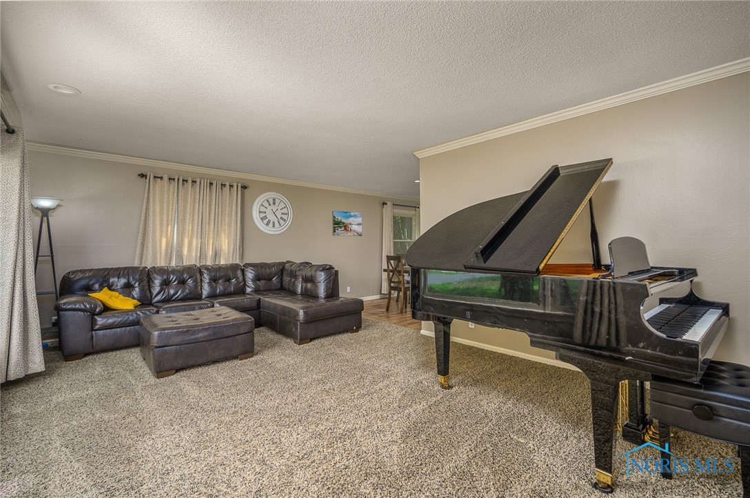 4415 Mockingbird Lane, Toledo, Ohio image 10