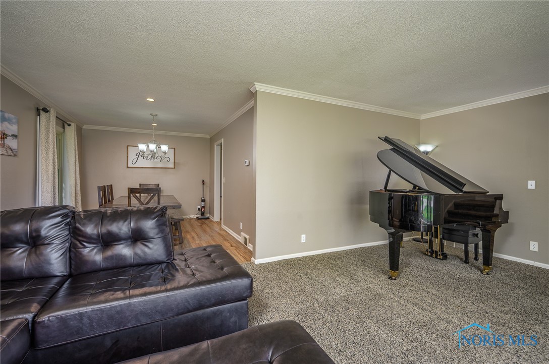 4415 Mockingbird Lane, Toledo, Ohio image 13